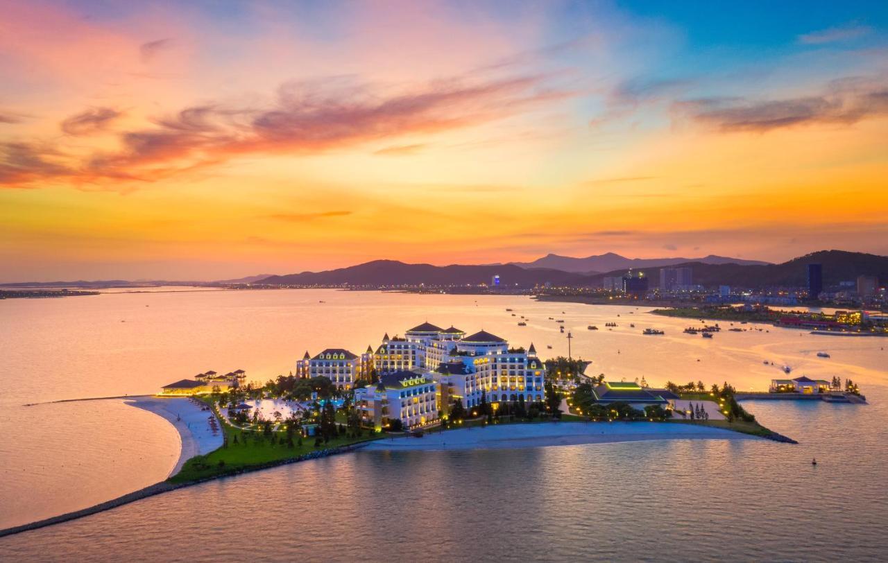 Vinpearl Resort & Spa Ha Long Exteriör bild